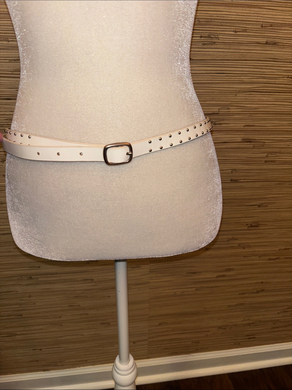 Gap Studded Skinny Waist Leather Belt in Light Beige medium EUC!